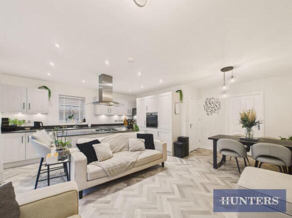 CAM01494G0-PR0483-STILL006 (1).jpg