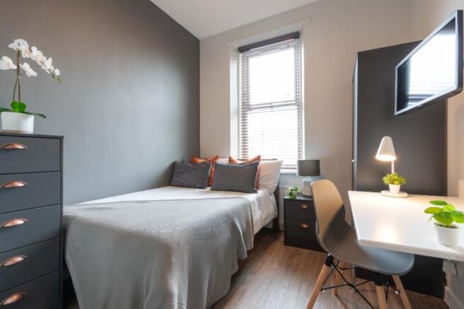 120DR - Bedroom 1