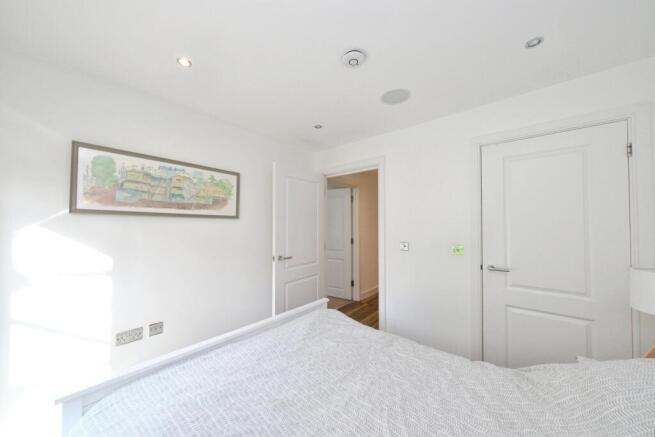 2 bed Flat for sale Image 11