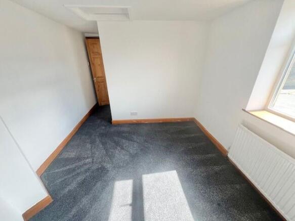 3 bed House to rent Image 9