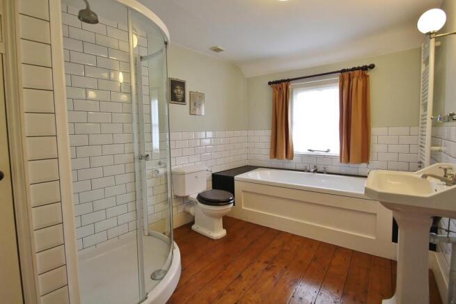 Family Bathroom.JPG