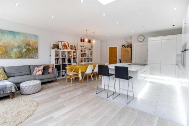 Kitchen/Diner/Living area