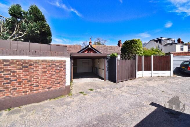 Garage/ Service Rd