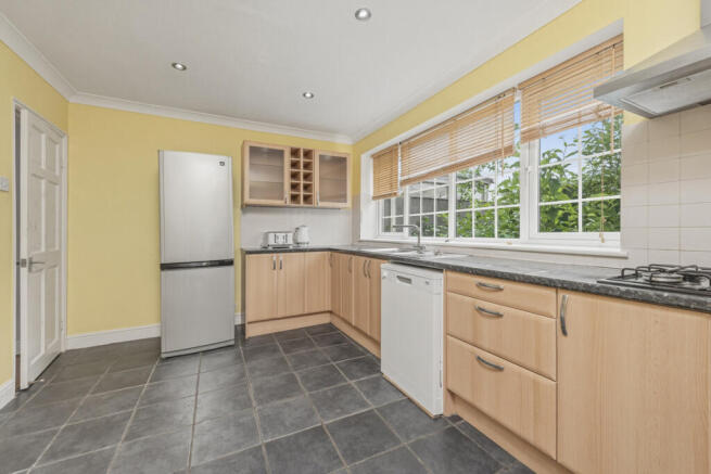 3 bed Semi-Detached for sale Image 4