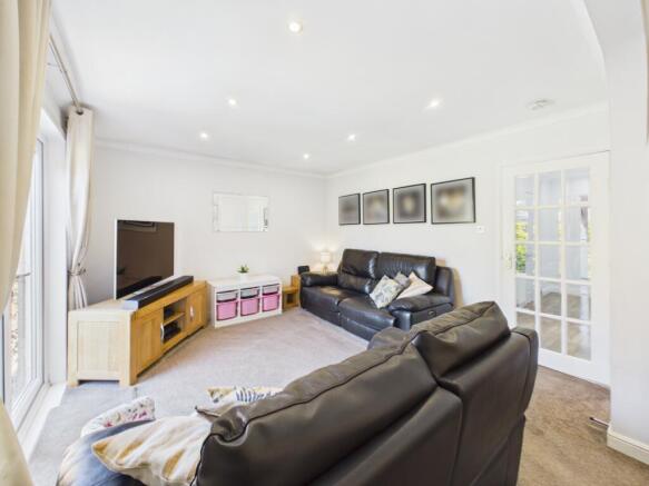 Dewar Close, Uddingston photo 4
