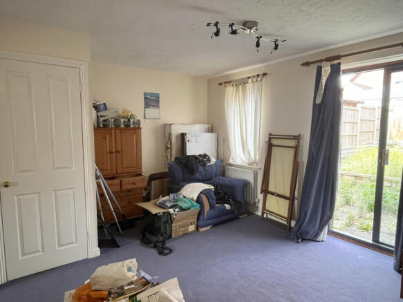 Courtney Close, Stonehills, Tewkesbury, GL20 photo 4