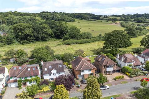 Woodbourne Drive, Claygate, KT10