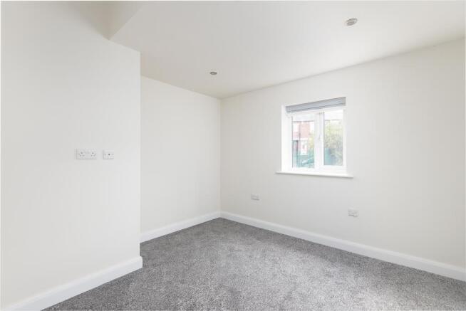 2 bed Terraced to rent Image 4