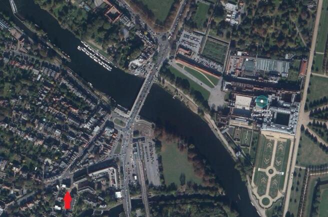 location close to Hampton Court Palace