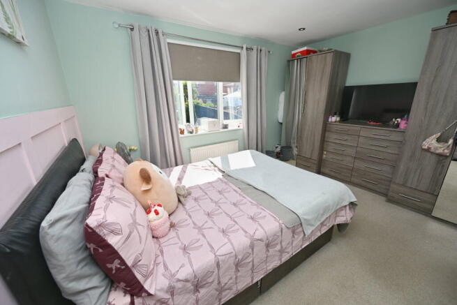 4 bed Semi-Detached for sale Image 9