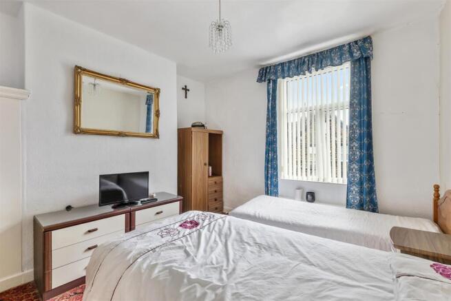 4 bed Terraced for sale Image 12