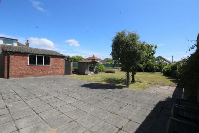 Clive Avenue, 33 Rear garden 5.JPG