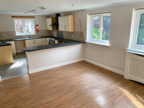 5 bed Detached Bungalow for sale Image 8