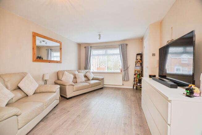 Lynmouth Close, Middlesbrough, TS8 photo 4