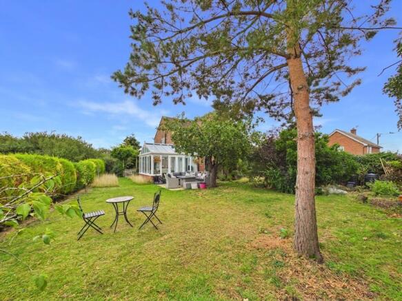 4 bed Detached for sale Image 12
