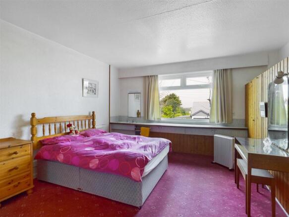 Front gf bedroom.jpg