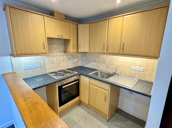 5 Venetian Views Kitchen