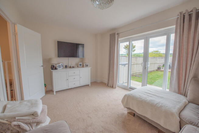 4 bed Town House for sale Image 5