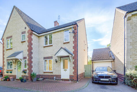Goldfinch Close, Bicester, Oxfordshire