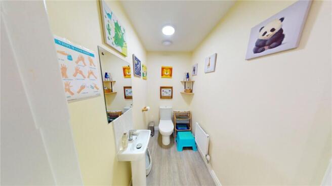 4 bed Detached for sale Image 5