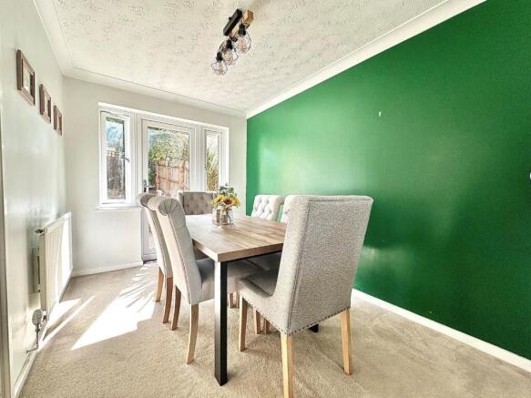 Rushy End, East Hunsbury, Northampton NN4 photo 4