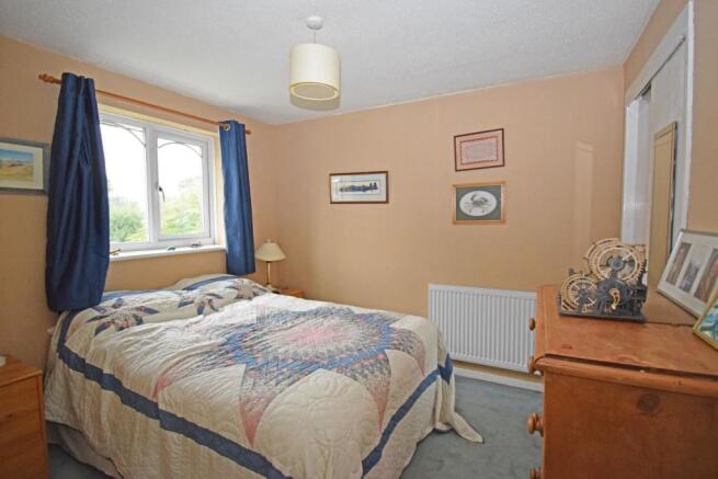 8 Crabtree Close, bed 2.jpg
