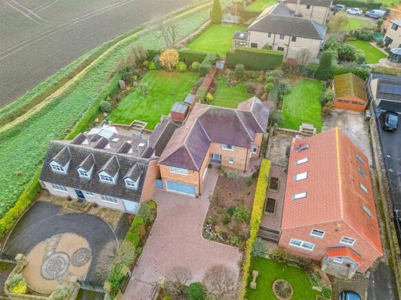4 bed Detached for sale Image 6