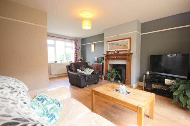 Lounge/Dining Room