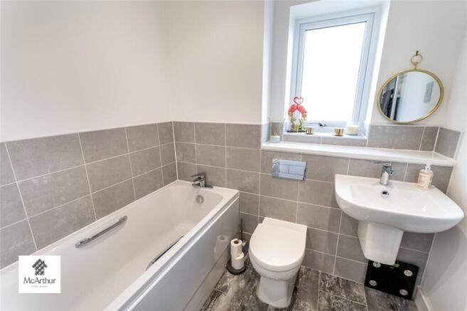 4 bed Semi-Detached for sale Image 10