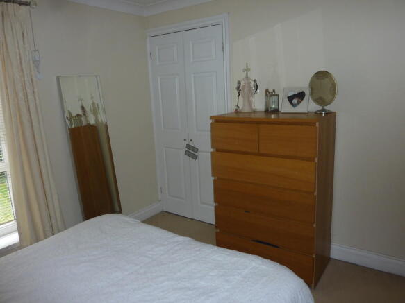 Bed 1 (b)