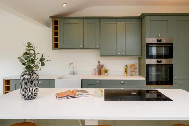 5 bed Terraced for sale Image 11