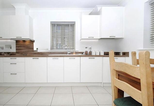 25, Matthews Walk, Cirencester photo 4