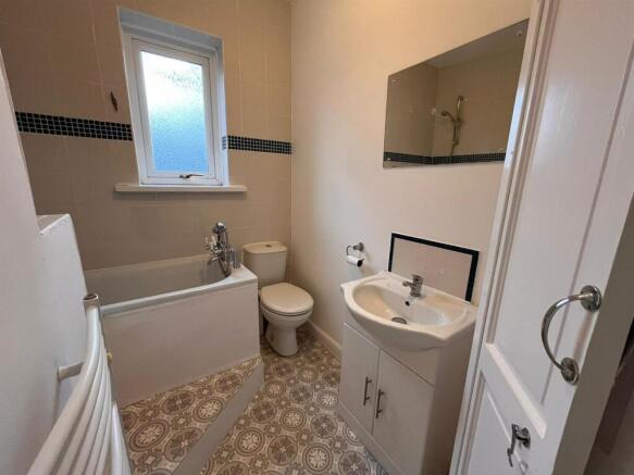 3 bed House to rent Image 7