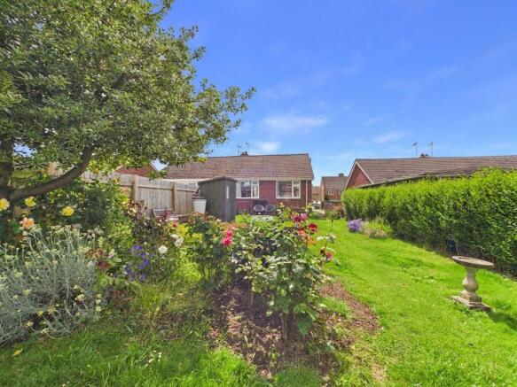 2 bed Semi-Detached Bungalow for sale Image 4