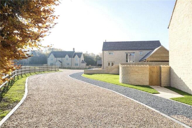 Pool Farm Close