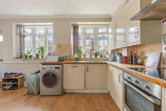 Flat 3, Golden Me...