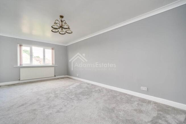 4 bed Detached for sale Image 7