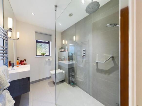 Wet/Shower Room