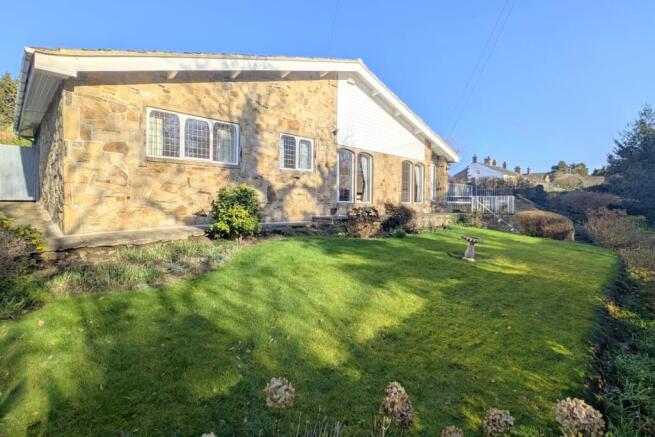 Glyroen Clifton EweMove Brighouse (32)_inPixio