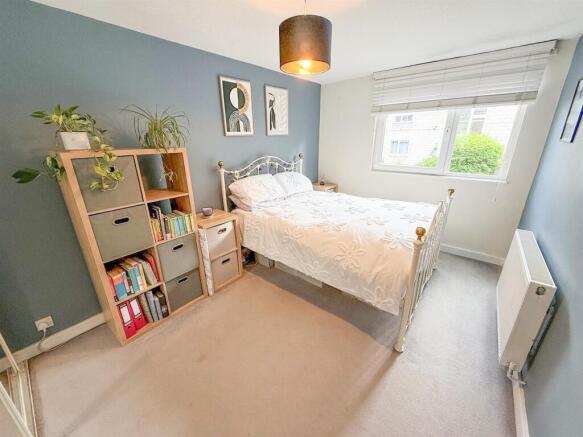 2 bed Apartment for sale Image 12