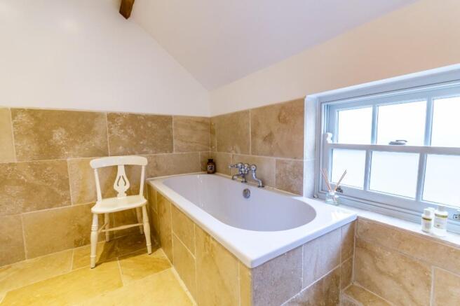 2 bed Detached to rent Image 4