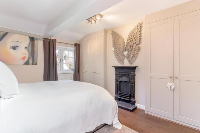 3 bed House for sale Image 10
