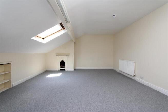 3 bed Terraced to rent Image 6