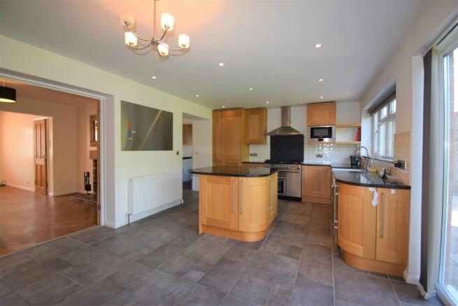 Kitchen.JPG