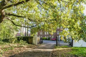 Flat 16, The Newlands, Weston Green Road, Thames Ditton KT7 0LA