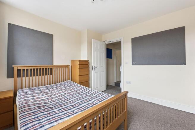 3 bed Terraced for sale Image 12