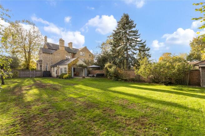 Garden To House