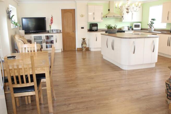 Fitted Dining Kitchen