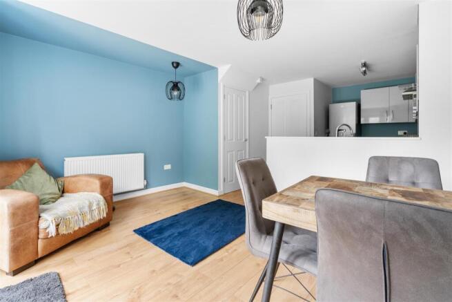 3 bed Semi-Detached for sale Image 6