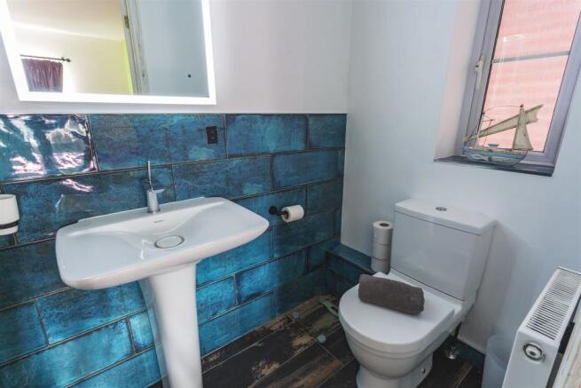 Contemporary En-Suite Shower Room